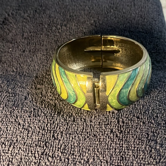 Multi colored bracelet - Picture 5 of 5